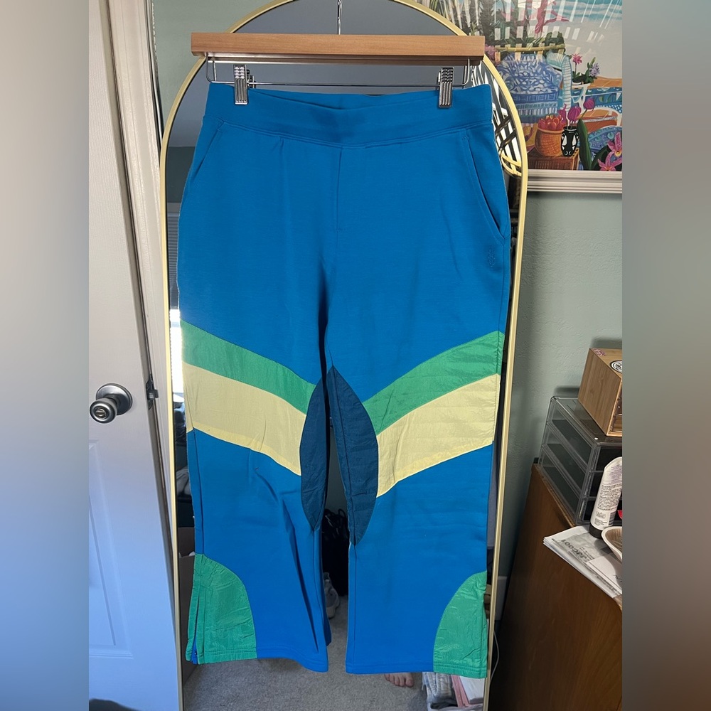 FP MOVEMENT blue cropped flares
